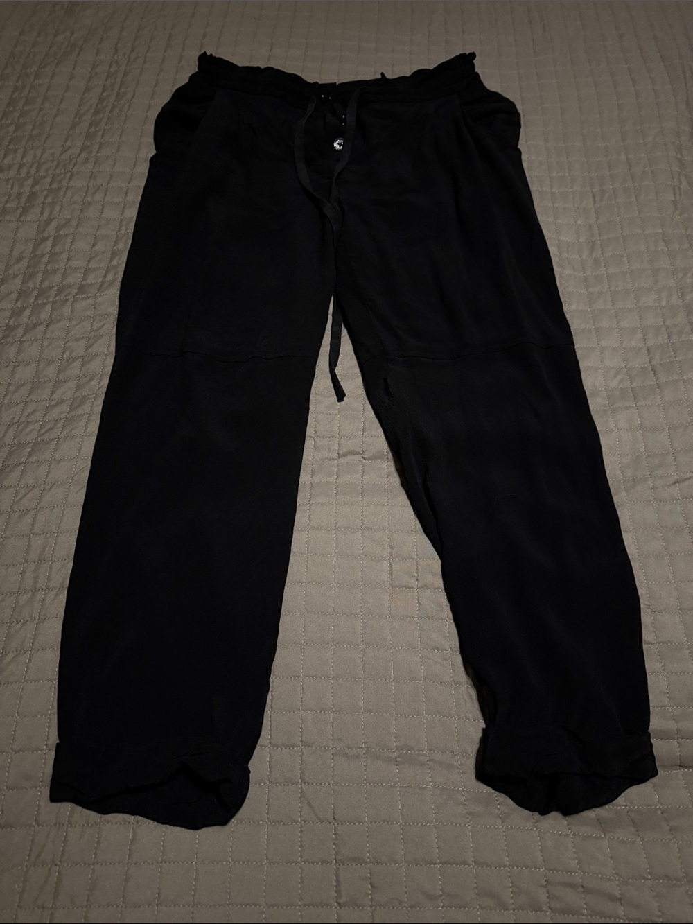 Aritzia crepe women’s Black Drawstring Jogger Pants